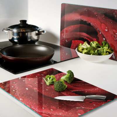 Schneidebrett Glas mit Motiv einer roten Rose und Wassertropfen