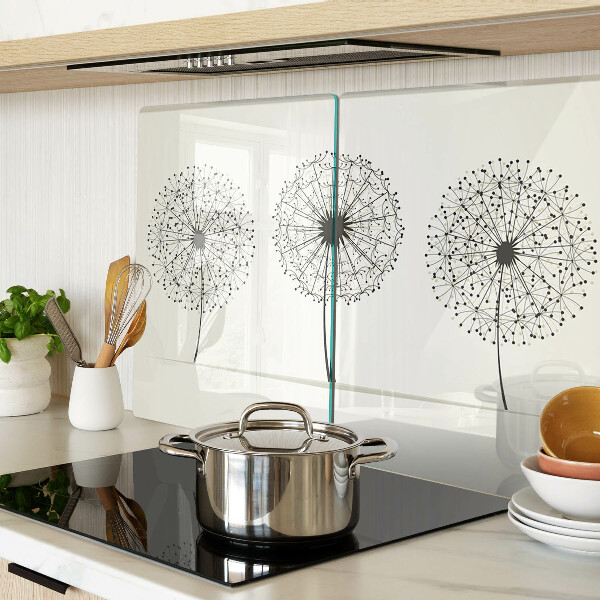 Schneidebrett Löwenzahn auf weißem Hintergrund