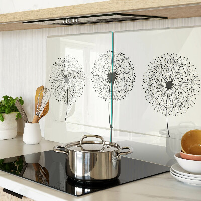 Schneidebrett Löwenzahn auf weißem Hintergrund