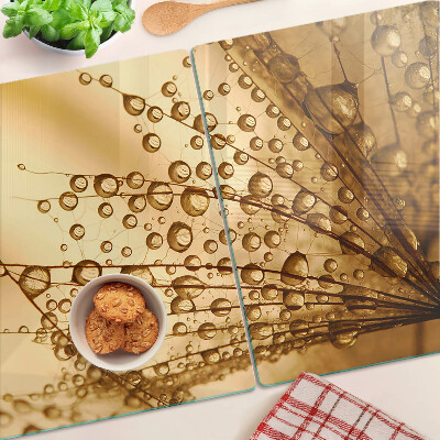 Schneidebrett Wassertropfen auf einer Pflanze