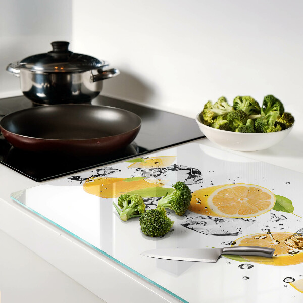 Schneidebrett Zitronen mit Eis