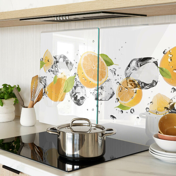 Schneidebrett mit Motiv von Zitronen und Eis