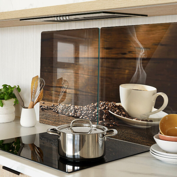 Schneidebrett Kaffee und eine Tasse