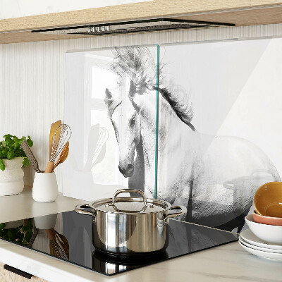 Schneidebrett mit schwarz-weißem Pferdemotiv