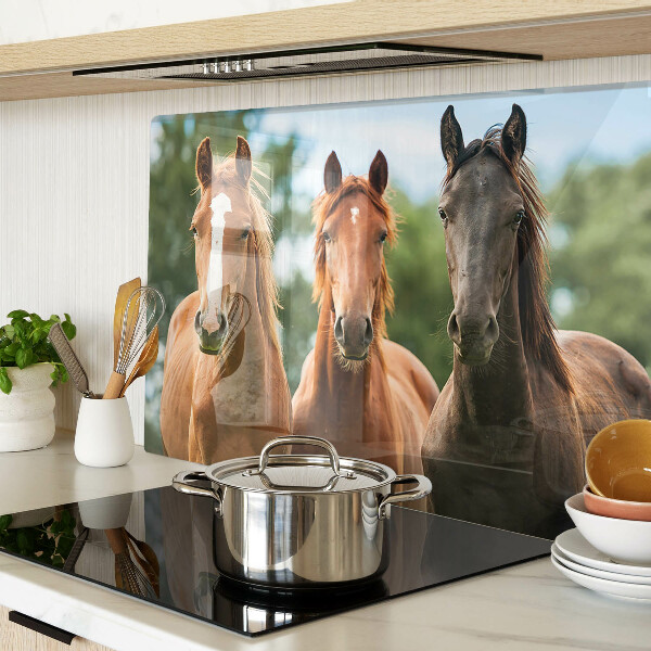 Glas schneidebrett Pferde in der Natur