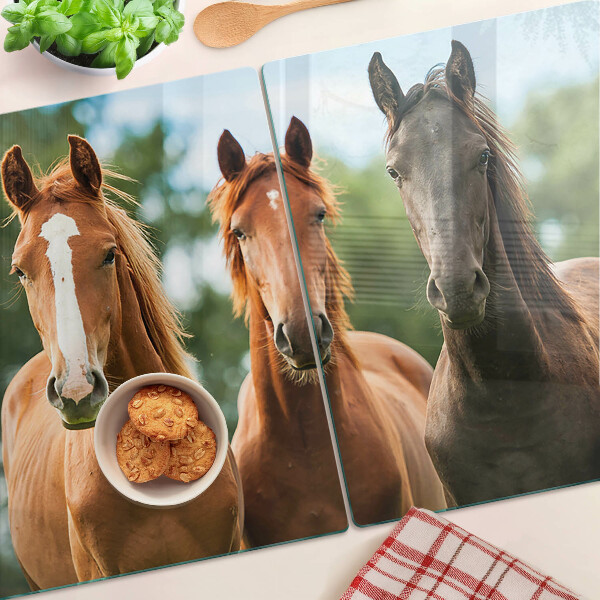 Glas schneidebrett Pferde in der Natur