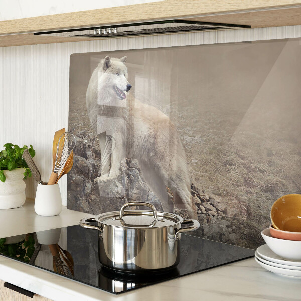 Schneidebrett mit Motiv eines Wolfes auf einem felsigen Berg