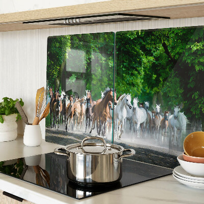 Glas schneidebrett Galoppierende Pferde in der Natur