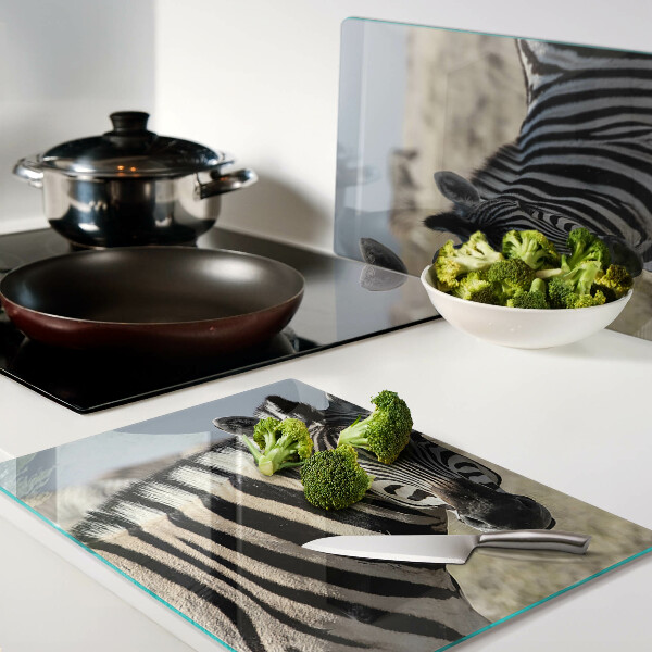 Schneidebrett Glas mit Motiv von Zebras in ihrem natürlichen Lebensraum