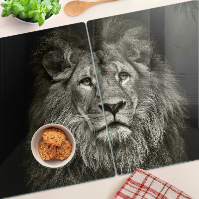 Schneidebrett mit Löwenmotiv in Schwarzweiß