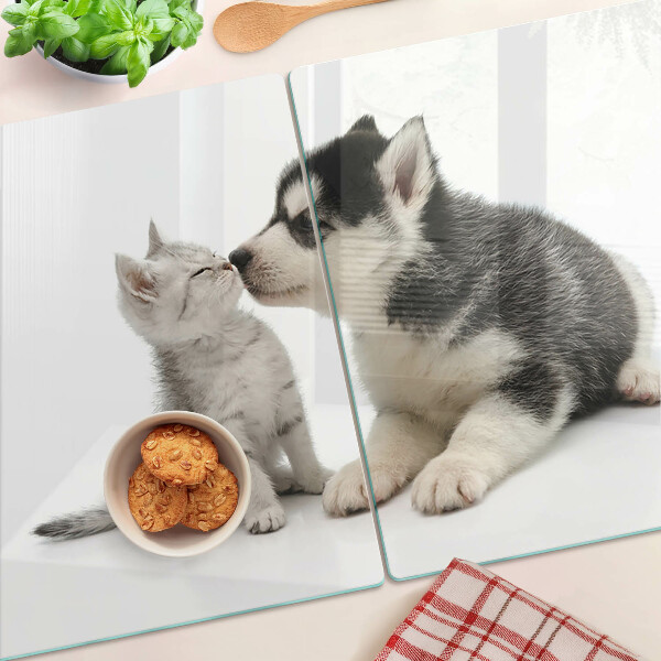 Schneidebrett Kätzchen und Welpe in Freundschaft