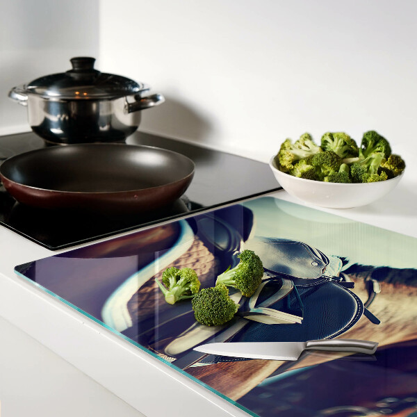 Glas-Schneidebrett mit Pferde- und Reitzubehör-Motiv