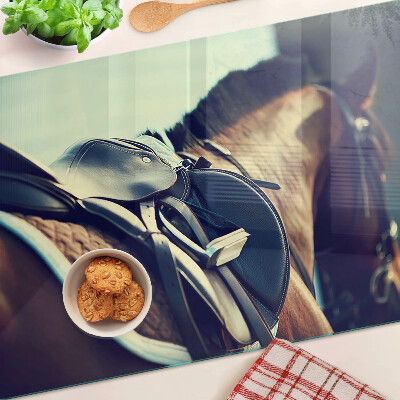 Glas-Schneidebrett mit Pferde- und Reitzubehör-Motiv