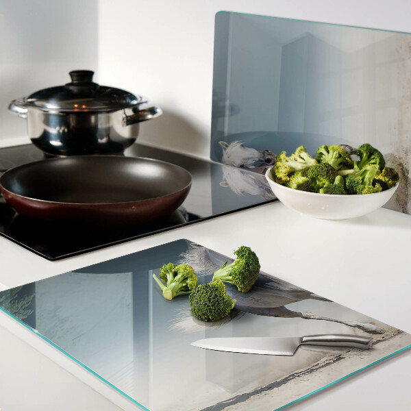 Glas Schneidebrett mit Motiv eines weißen Pferdes in Bewegung