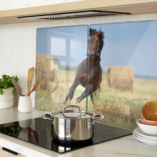 Schneidebrett mit Motiv eines Pferdes auf der Wiese