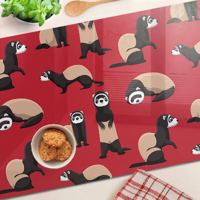 Glas schneidebrett Frettchen auf rotem Hintergrund