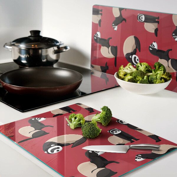 Glas schneidebrett Frettchen auf rotem Hintergrund