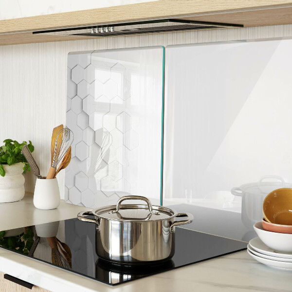 Schneidebrett mit einem Muster aus Sechsecken in Grautönen