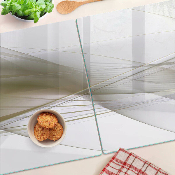 Schneidebrett mit abstrakten Linien und Formen