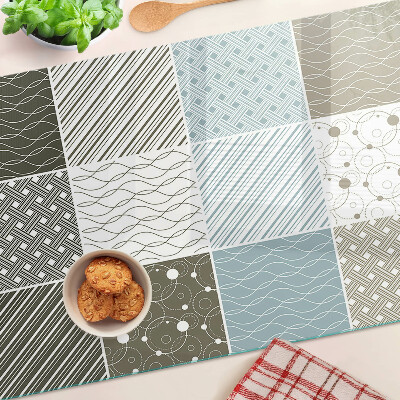 Glas-Schneidebrett mit geometrischem Muster aus Linien