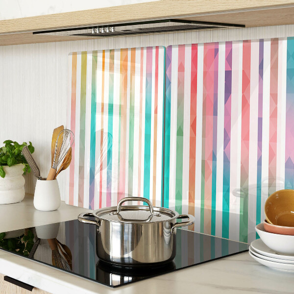 Glas-Schneidebrett mit bunten Streifen in Regenbogenfarben