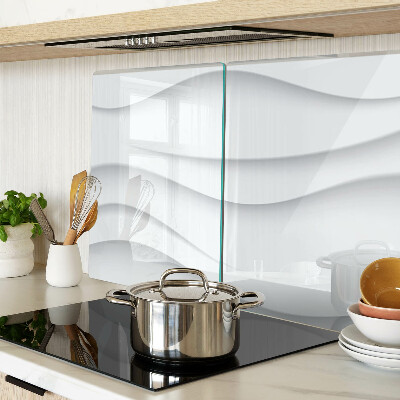 Schneidebrett mit wellen- und linienförmiger Struktur