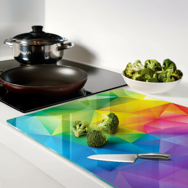 Schneidebrett mit farbenfrohem geometrischem Muster in Regenbogenfarben