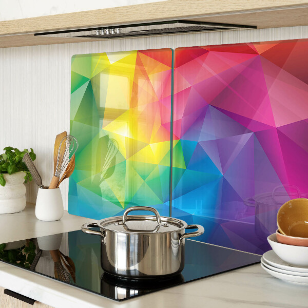 Schneidebrett mit farbenfrohem geometrischem Muster in Regenbogenfarben