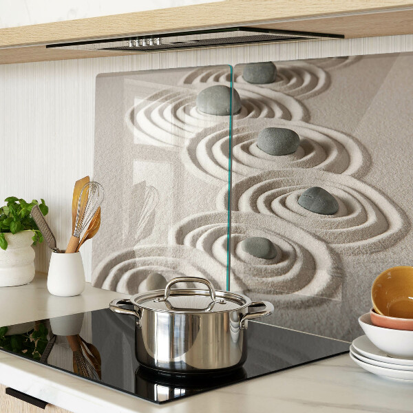 Glas schneidebrett mit wellenförmigem Muster in Sandoptik