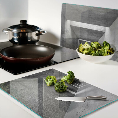 Glas Schneidebrett mit architektonischem Tunnelmotiv in Grautönen