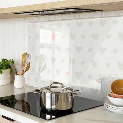 Schneidebrett mit Herzen in verschiedenen Farben