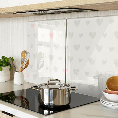 Schneidebrett mit Herzen in verschiedenen Farben