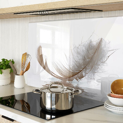 Schneidebrett glas Eine Feder gegen das Wasser