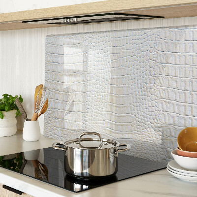 Schneidebrett mit Krokodilledermstruktur