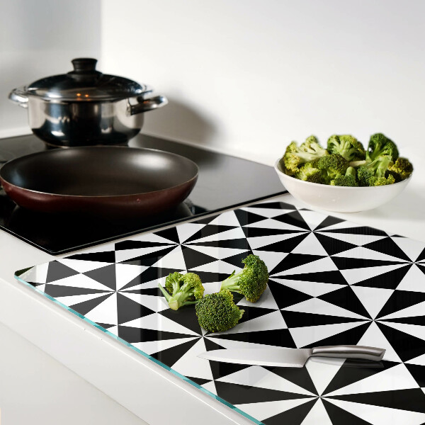 Schneidebrett Geometrische Dreiecke in Schwarzweiß