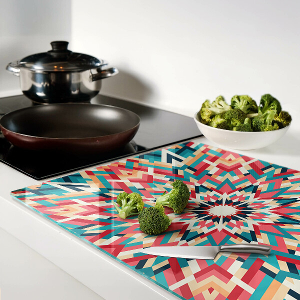 Schneidebrett mit mehrfarbigem Mandala-Motiv