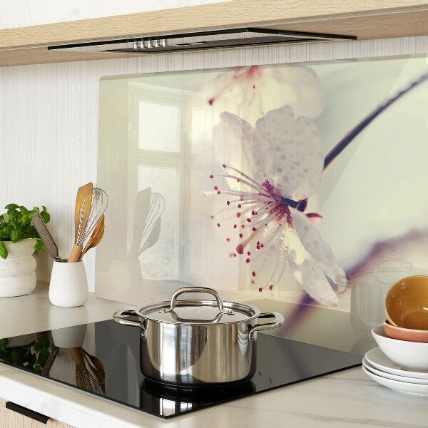 Schneidebrett Blumen auf geometrischem Hintergrund