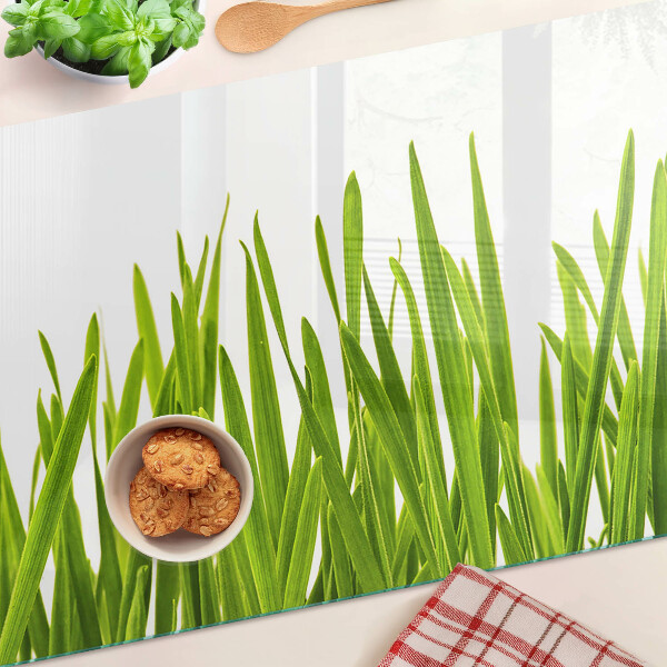 Schneidebrett mit grünem Gras-Motiv