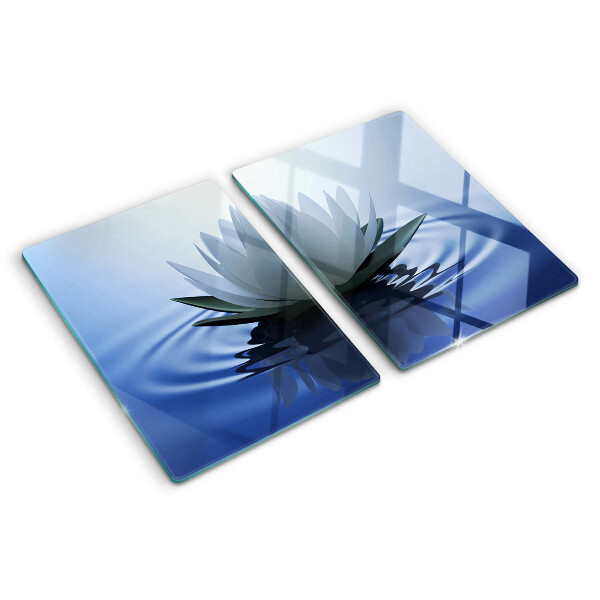 Schneidebrett Seerose vor Wasserhintergrund