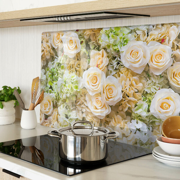 Schneidebrett mit Blumenmotiv in Pastelltönen