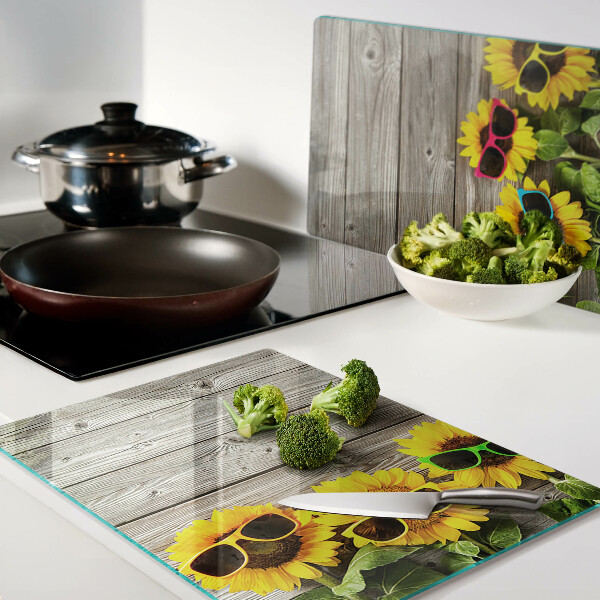 Glas-Schneidebrett mit Sonnenblumenmotiv und Sonnenbrillen-Design