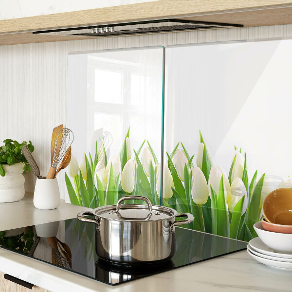 Schneidebrett Tulpen im grünen Gras