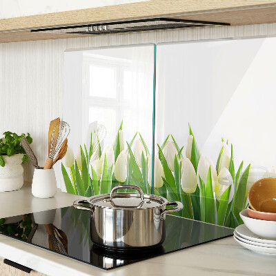 Schneidebrett mit Tulpenmotiv auf grünem Gras