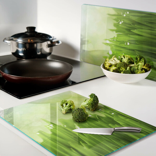 Schneidebrett mit Motiv grünes Gras und Wassertropfen