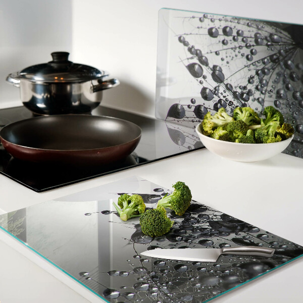 Schneidebrett glas Wassertropfen auf Pflanzen