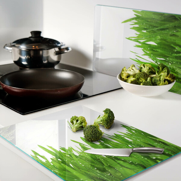 Schneidebrett Grünes Gras mit Wassertropfen