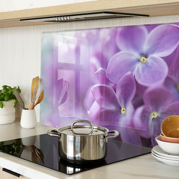 Schneidebrett Glas mit Blumen in Lilatönen