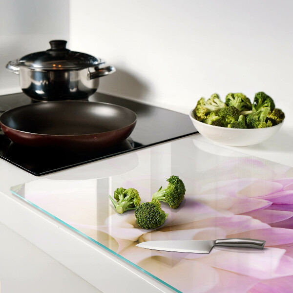 Glas schneidebrett Ein Blumenarrangement in Lilatönen