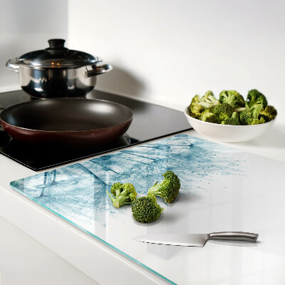 Schneidebrett Löwenzahn mit Wassertropfen