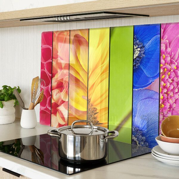 Glas-Schneidebrett mit Blumenmotiven in intensiven Farben